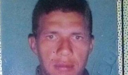 Polícia Civil divulgou foto e identidade do suspeito, que é considerado foragido. (Foto: Polícia Civil/Divulgação)