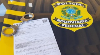PRF prende foragido da justiça durante abordagem na BR-316.
