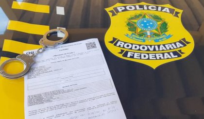 PRF prende foragido da justiça durante abordagem na BR-316. (Foto: PRF/Divulgação)