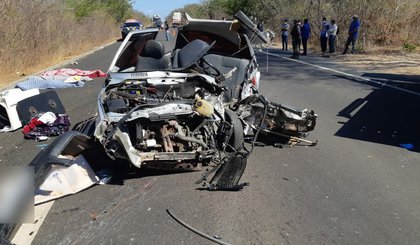 Grave acidente na BR-230 causa morte de três pessoas. (Foto: PRF/Divulgação)