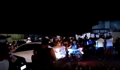 Manifestação foi realizada na porta de delegacia em Bom Jesus. (Foto: Divulgação/Arquivo Pessoal)