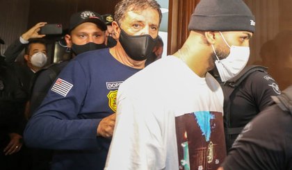 Gabigol estava no cassino clandestino quando a polícia chegou ao local. (Foto: Reprodução/TV Glogo)