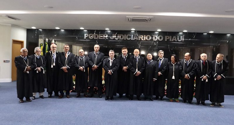 A solenidade aconteceu nesta terça-feira, no Palácio da Justiça.