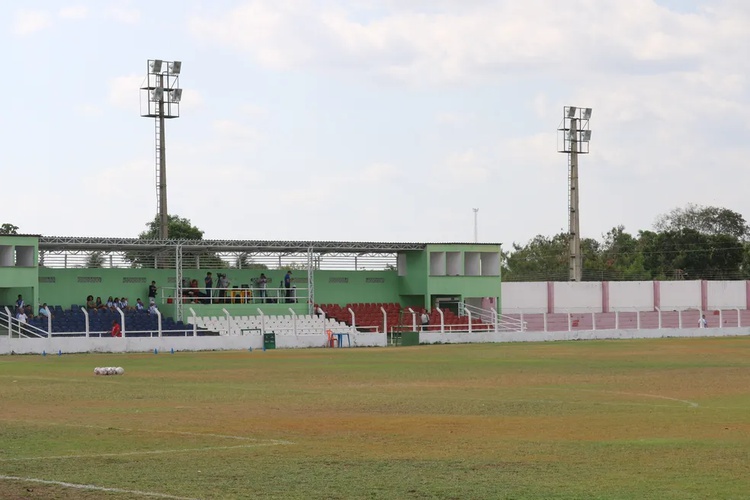 Estádio Deusdeth de Melo.