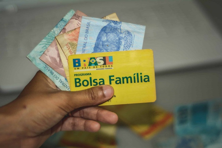 Governo deve pagar em março adicional do Bolsa Família