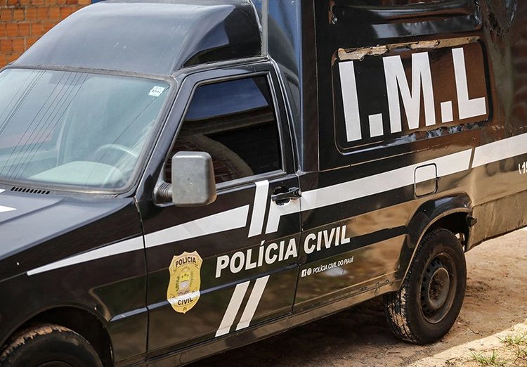 Homem tem casa invadida em Parnaíba