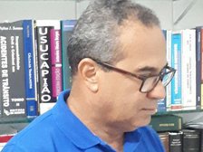 JOSÉ OSÓRIO FILHO, advogado e professor, especialista em educação, direito administrativo, direito público, direito civil, direito penal e processo penal. Autor dos livros “O Ponto Caótico da Vida”, Editora Parnartz, São Paulo, “O Poeta e o Silêncio”, Editora Scortecci, São Paulo e coautor dos livros Piauí em Letras, IV, V, Piauí Poético I, Antologia Cactos 2022 e Novas Lendas Piauienses. (Foto: José Osório Filho) JOSÉ OSÓRIO FILHO, advogado e professor, especialista em educação, direito administrativo, direito público, direito civil, direito penal e processo penal. Autor dos livros “O Ponto Caótico da Vida”, Editora Parnartz, São Paulo, “O Poeta e o Silêncio”, Editora Scortecci, São Paulo e coautor dos livros Piauí em Letras, IV, V, Piauí Poético I, Antologia Cactos 2022 e Novas Lendas Piauienses. (Foto: José Osório Filho)