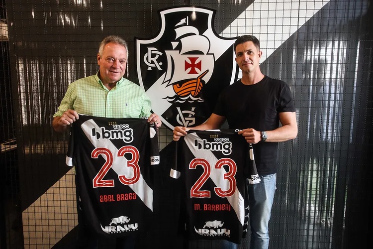 Maurício Barbieri tem usado a pré-temporada para fazer testes no time.