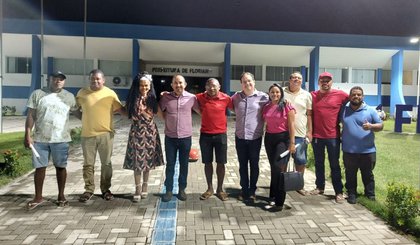 Secretários municipais se reúnem com representantes de escolas de Samba. (Foto: Secom)