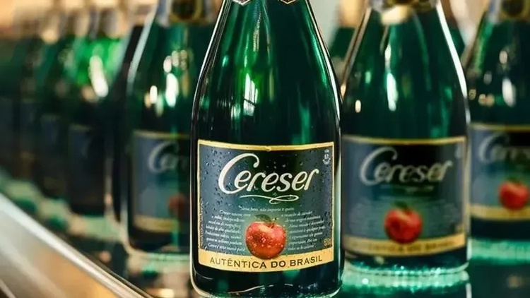 Anvisa manda suspender a venda de 28 lotes da Sidra Cereser.