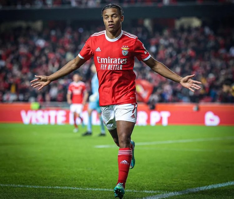 David Neres, do Benfica, foi convocado para a seleção brasileira.