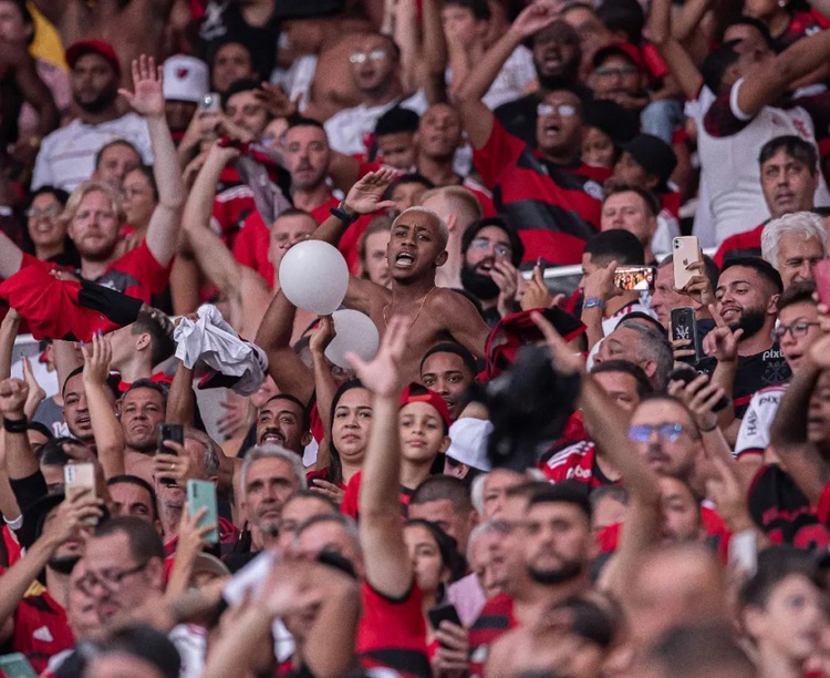Flamengo x Vasco assume como maior público do Brasileirão Assaí 2023.