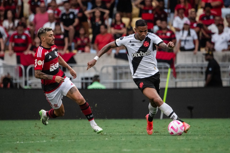 Flamengo x Vasco assume como maior público do Brasileirão Assaí 2023.