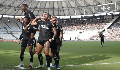 Na liderança do Brasileirão, Botafogo conta com o artilheiro da competição, Tiquinho Soares. (Foto: Vitor Silva/Botafogo)