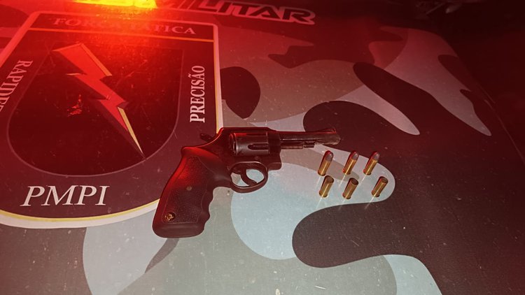 Polícia Militar prende dupla responsável por vários assaltos em 3 cidades do Piauí.