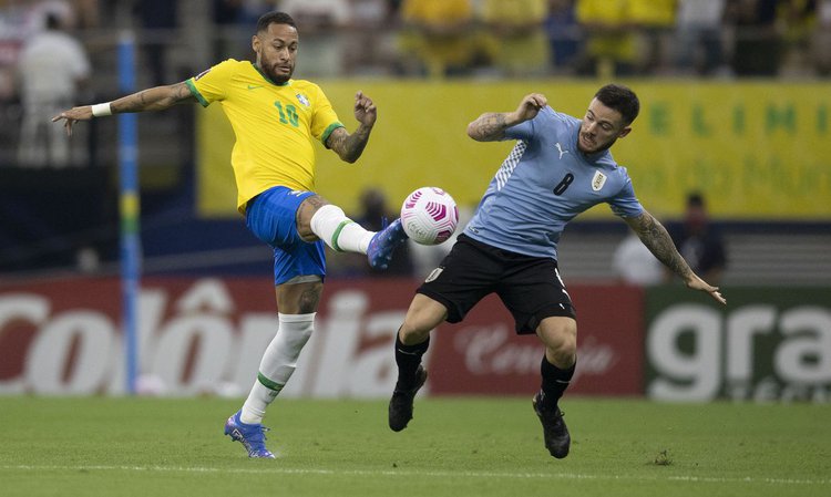 Tentando retomar vitórias, Brasil enfrenta Uruguai em Montevidéu.