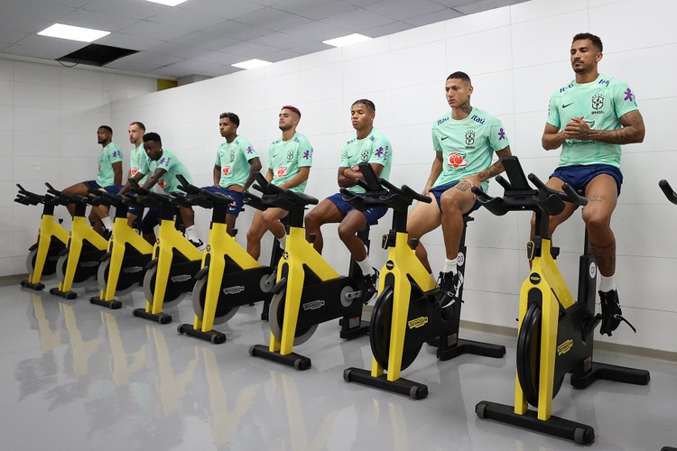 Treino regenerativo marca primeira atividade da Seleção Brasileira em Cuiabá.