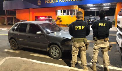 Homem é preso pela PRF em Floriano (PI) por receptação e porte de droga para consumo. (Foto: Divulgação/PRF)