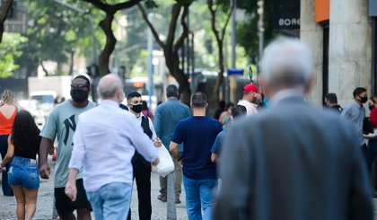 pedestres pessoas máscara (Foto: Tomaz Silva/Agencia Brasil)