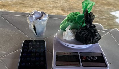 Polícia Civil cumpre mandados e prende mulher em flagrante por tráfico de drogas em Bom Jesus. (Foto: Divulgação)