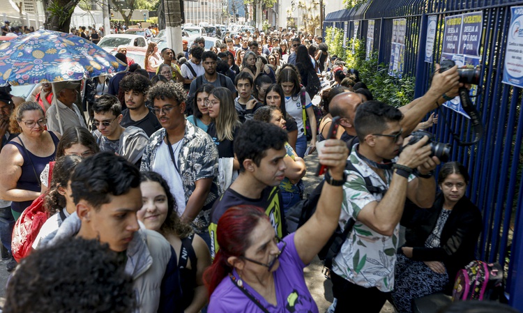 Primeiro dia de provas do Enem 2023 registra 28,1% de ausências.