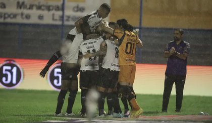 Ceará atropela Fluminense-PI por 5 a 2 pela Copa do Nordeste. (Foto: Weslley Douglas)