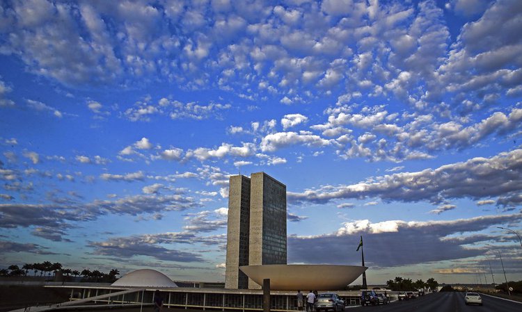 Congresso empossa hoje deputados e senadores.