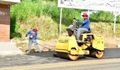 Infraestrutura retoma operação tapa-buracos em ruas e avenidas do Centro de Floriano. (Foto: Secom)