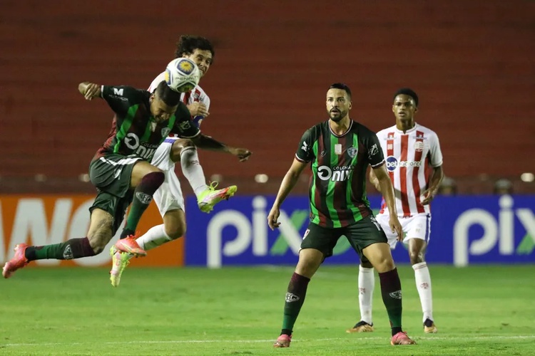 Náutico x Fluminense-PI, pela Copa do Nordeste.