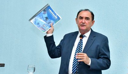 Prefeito Antônio Reis Neto levou mensagem aos florianenses e aos parlamentares. (Foto: Ascom) Prefeito Antônio Reis Neto levou mensagem aos florianenses e aos parlamentares. (Foto: Ascom)