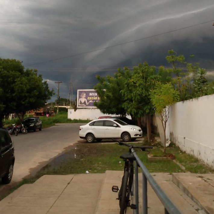 Previsão do tempo alerta para chuvas intensas no Piauí.