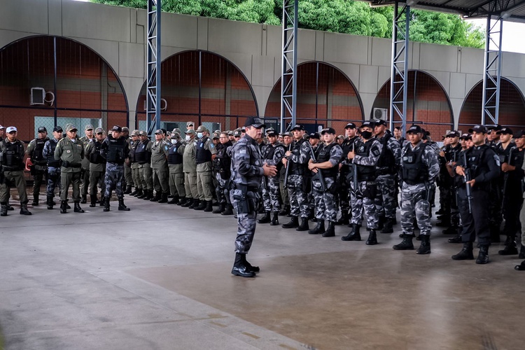 Segurança envia 1700 PMs para reforçar Carnaval nos municípios e instala Centro Integrado no litoral.