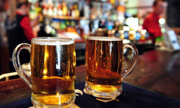 Uso abusivo de álcool entre brasileiras cresce 4,25% em dez anos.