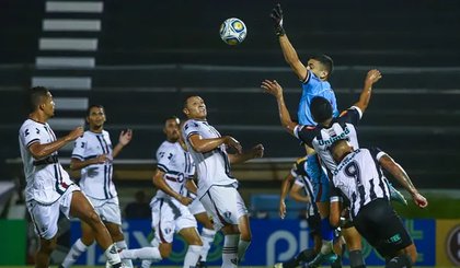 ABC vence Fluminense-PI no Frasqueirão. (Foto: Alexandre Lago)