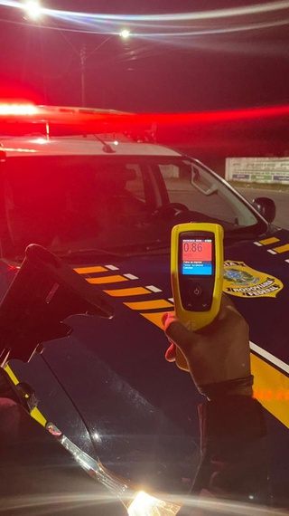 Dois homens são presos pela PRF por conduzir motocicletas em situação de embriaguez.