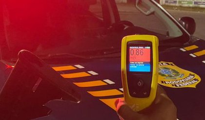 Dois homens são presos pela PRF por conduzir motocicletas em situação de embriaguez. (Foto: Reprodução/PRF)