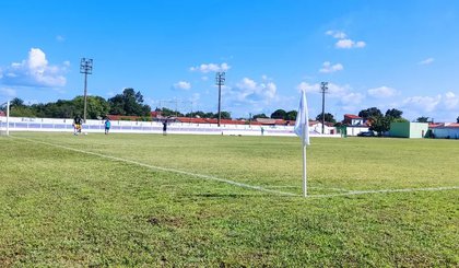 Estádio Deusdeth de Melo, em Campo Maior. (Foto: Stephanie Pacheco/ge)