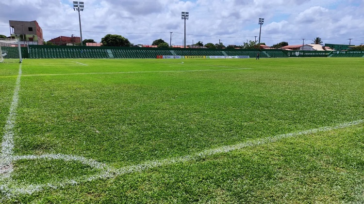 Estádio Pedro Alelaf, em Parnaíba.