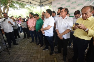 O governo quer fortalecer a aviação regional, bem como melhorar o polo de saúde de Floriano.