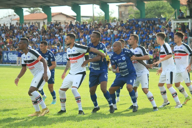 Parnahyba x River-PI, em jogo do primeiro turno do estadual.