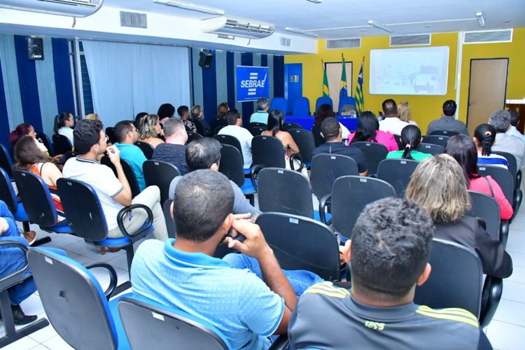 Prefeitura e Sebrae promovem palestra para fomento do turismo em Floriano.