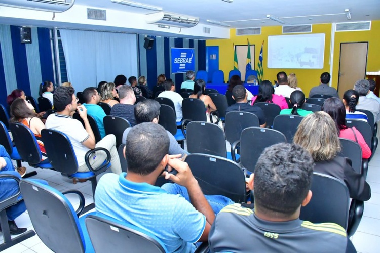 Prefeitura e Sebrae promovem palestra para fomento do turismo em Floriano.