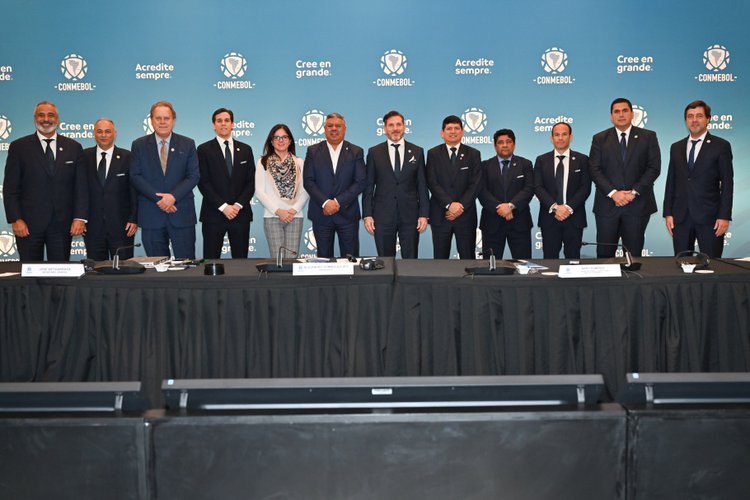 Presidente Ednaldo Rodrigues participa de evento da Conmebol em Ruanda.