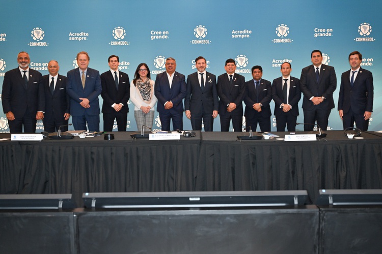 Presidente Ednaldo Rodrigues participa de evento da Conmebol em Ruanda.