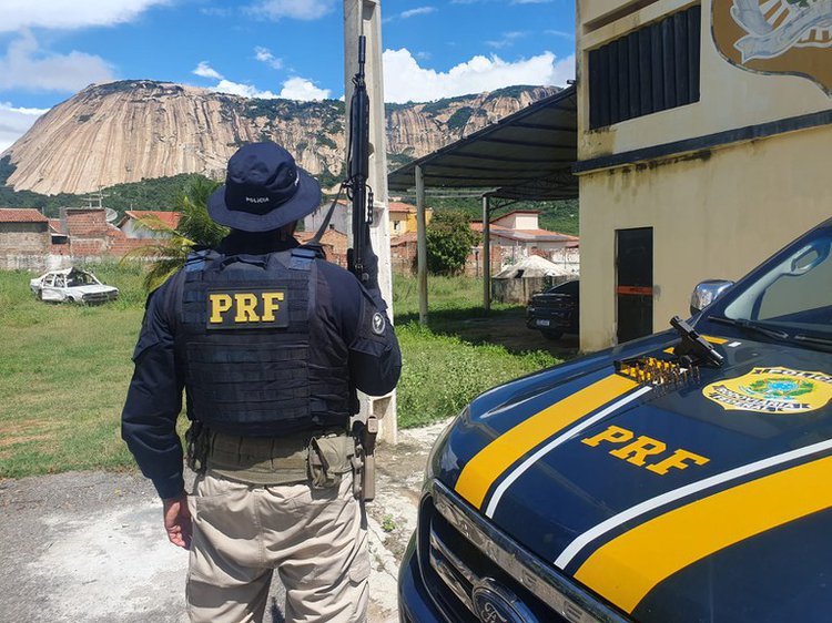 PRF no Piauí envia reforço operacional para combater onda de violência no RN.