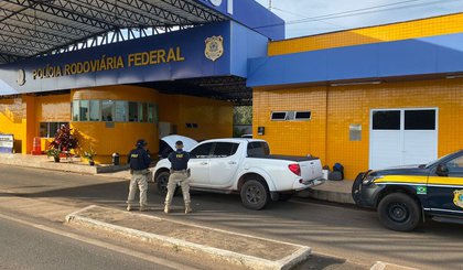 PRF recupera veículo clonado em Floriano; condutor foi detido. (Foto: PRF)