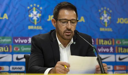 Técnico interino Ramon Menezes anuncia 23 atletas que disputarão amistoso contra o Marrocos. (Foto: Thais Magalhães/CBF)