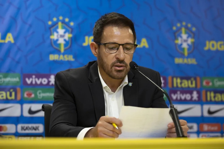 Técnico interino Ramon Menezes anuncia 23 atletas que disputarão amistoso contra o Marrocos.