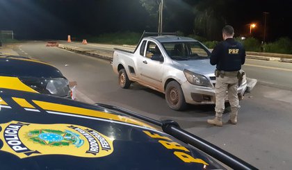 Veículo adulterado é apreendido pela PRF em Floriano. (Foto: PRF)