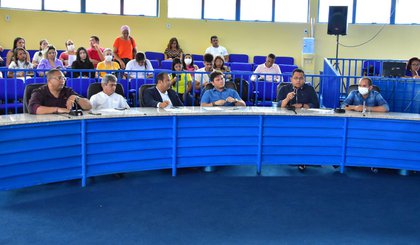 Vereadores de Floriano acompanham prestação de contas da gestão municipal . (Foto: Ascom/Câmara Municipal de Floriano)